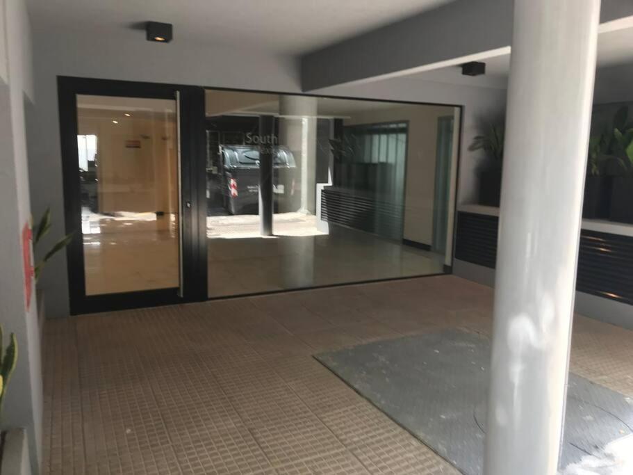 Suite In San Telmo Dormitorio En Suite Con Dos Banos Y Balcon A La Calle Buenos Aires Exterior foto